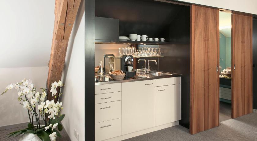 Studio,1333104632:JPEG